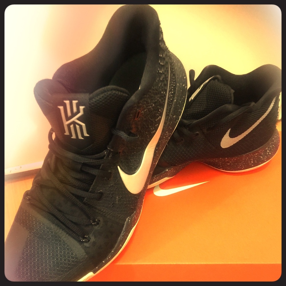 Men’s Kyrie Irving’s.